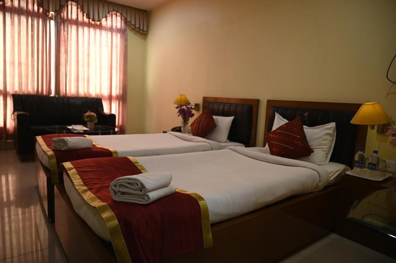 Alipur Duar Hotel Dooars Mountain מראה חיצוני תמונה
