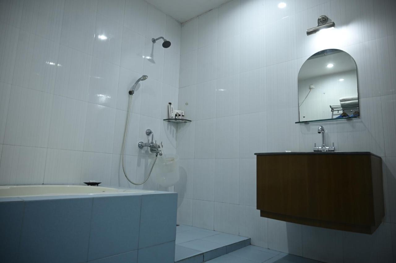 Alipur Duar Hotel Dooars Mountain מראה חיצוני תמונה